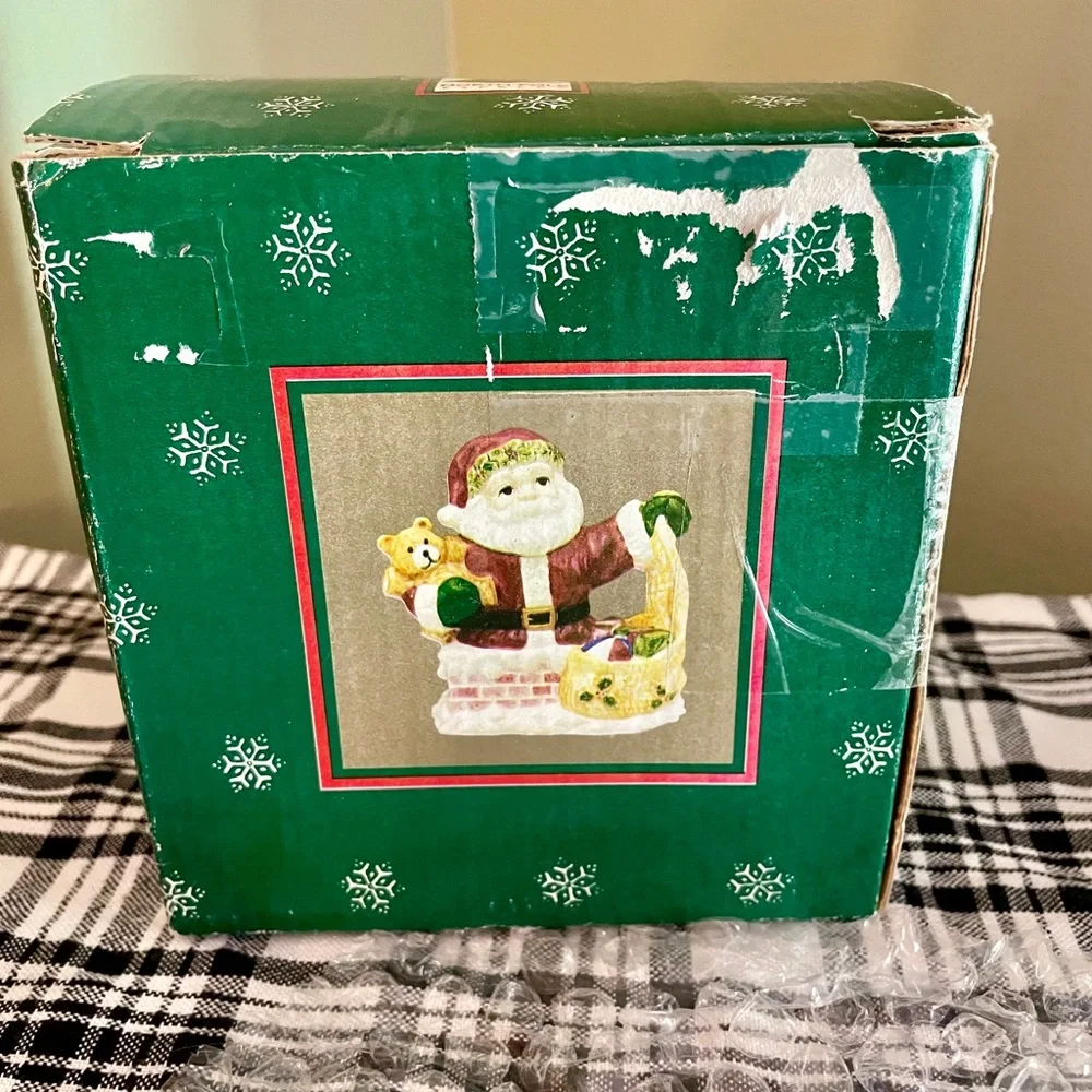 Mini Ceramic Santa Teapot Tea Pot Holding Bear and Toy Gift Bag Vintage 1990's